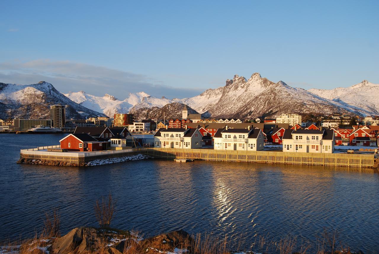 Rorbuene Svolvaer Havn Villa Exterior photo