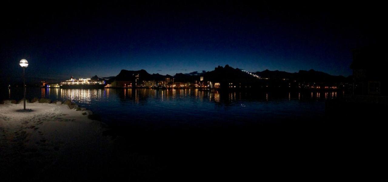 Rorbuene Svolvaer Havn Villa Exterior photo